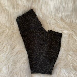 Lululemon Align 25” Camo/Deep Coal Olive Green Size 6